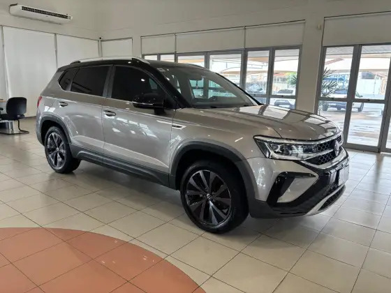VOLKSWAGEN TAOS 1.4 250 TSI TOTAL FLEX HIGHLINE AUTOMÁTICO