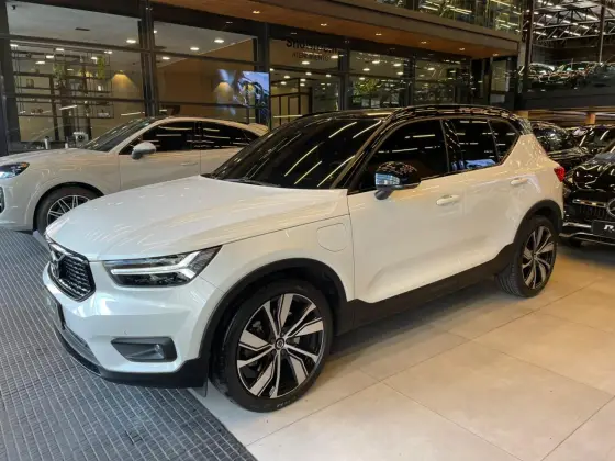 VOLVO XC40 1.5 T5 RECHARGE R-DESIGN GEARTRONIC