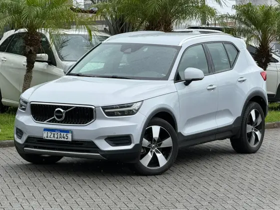 VOLVO XC40 2.0 T5 GASOLINA MOMENTUM AWD GEARTRONIC