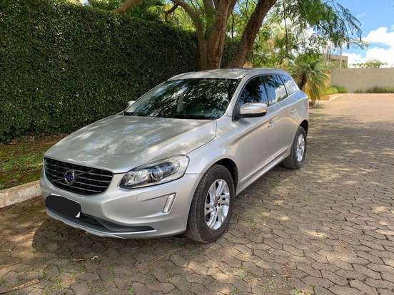 VOLVO-XC60-2015