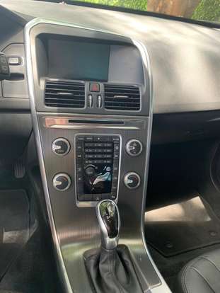VOLVO-XC60-2015