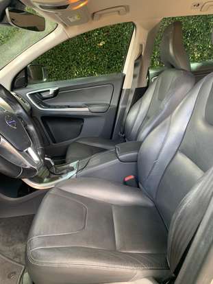 VOLVO-XC60-2015