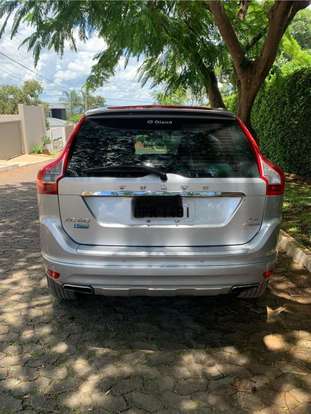 VOLVO-XC60-2015