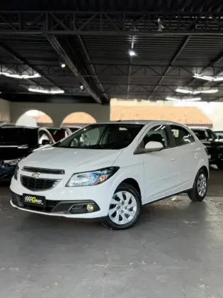 CHEVROLET ONIX 1.4 MPFI LT 8V FLEX 4P MANUAL