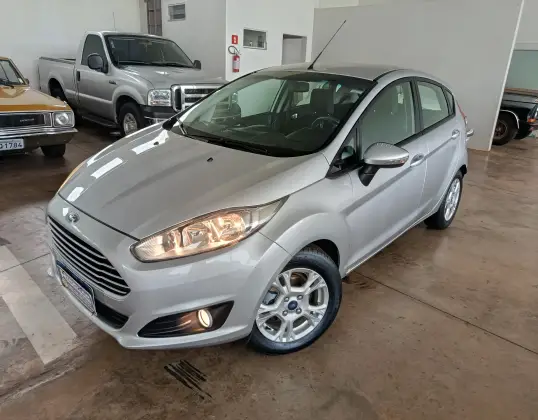 FORD FIESTA 1.6 SE HATCH 16V FLEX 4P MANUAL