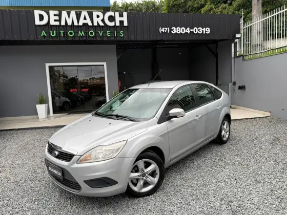 FORD FOCUS 1.6 GLX 16V FLEX 4P MANUAL