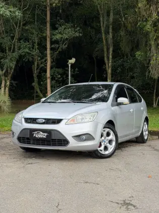 FORD FOCUS 2.0 TITANIUM HATCH 16V FLEX 4P AUTOMÁTICO