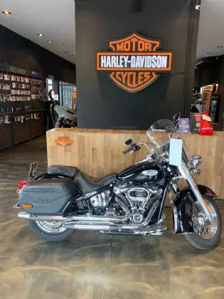 HARLEY-DAVIDSON SOFTAIL HERITAGE CLASSIC 114 