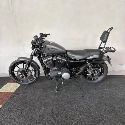 HARLEY-DAVIDSON SPORTSTER XL 883N IRON 