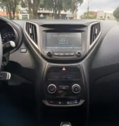 HYUNDAI-HB20-2016
