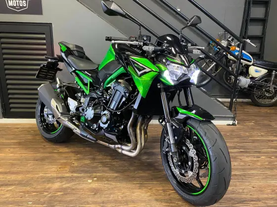 KAWASAKI Z900 