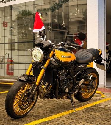 KAWASAKI Z900RS R EDITION 