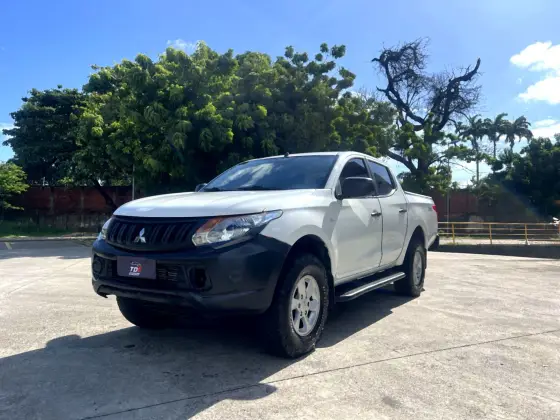 MITSUBISHI L200 TRITON 2.4 16V TURBO DIESEL GL CD 4X4 MANUAL