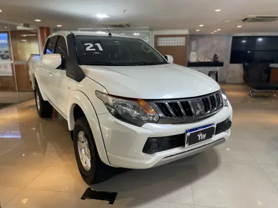 MITSUBISHI L200 TRITON 2.4 16V TURBO DIESEL SPORT GLS CD 4P 4X4 AUTOMÁTICO MITSUBISHI L200 TRITON 2.4 16V TURBO DIESEL SPORT GLS CD 4P 4X4 AUTOMÁTICO