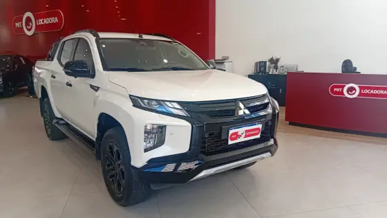 MITSUBISHI L200 TRITON 2.4 16V TURBO DIESEL SPORT HPE-S CD 4P 4X4 AUTOMÁTICO