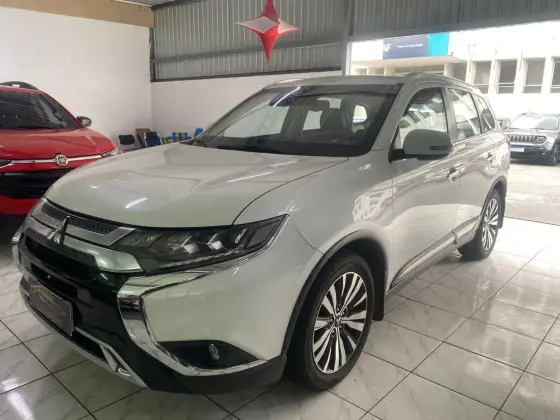 MITSUBISHI OUTLANDER 3.0 MIVEC V6 GASOLINA HPE-S AWD AUTOMÁTICO