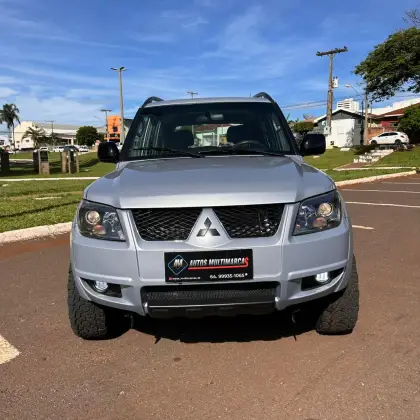 MITSUBISHI PAJERO 2.5 HD 4X4 8V TURBO INTERCOOLER DIESEL 4P MANUAL MITSUBISHI PAJERO 2.5 HD 4X4 8V TURBO INTERCOOLER DIESEL 4P MANUAL