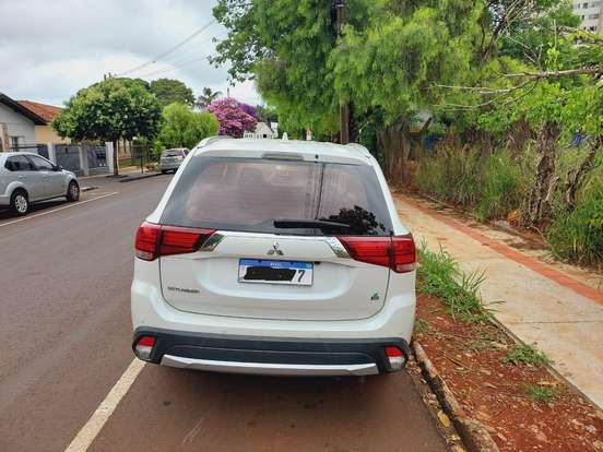 MITSUBISHI-OUTLANDER-2016