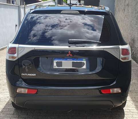 MITSUBISHI-OUTLANDER-2.0 16V GASOLINA 4P AUTOMÁTICO MITSUBISHI-OUTLANDER-2014