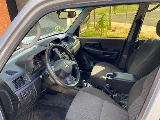 MITSUBISHI-PAJERO TR4-2009
