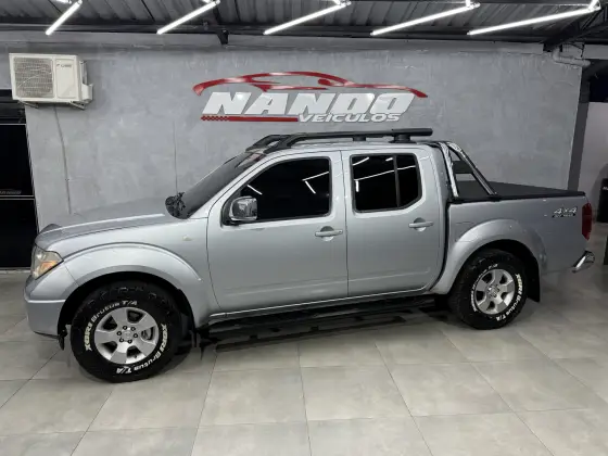 NISSAN FRONTIER 2.5 LE 4X4 CD TURBO ELETRONIC DIESEL 4P AUTOMÁTICO