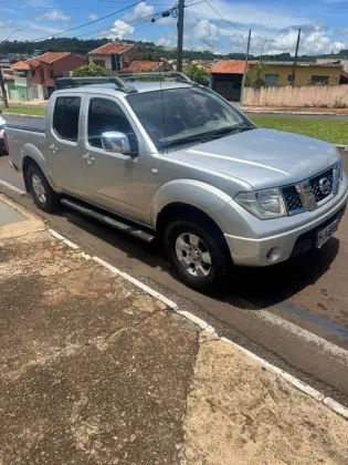 NISSAN FRONTIER 2.5 LE 4X4 CD TURBO ELETRONIC DIESEL 4P AUTOMÁTICO