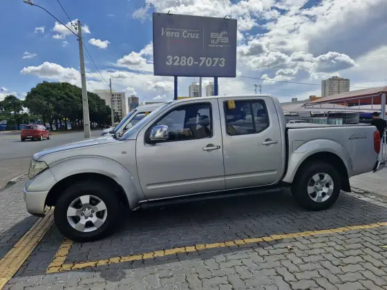 NISSAN FRONTIER 2.5 SEL 4X4 CD TURBO ELETRONIC DIESEL 4P MANUAL