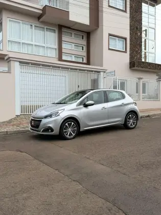 PEUGEOT 208 1.6 GRIFFE 16V FLEX 4P AUTOMÁTICO