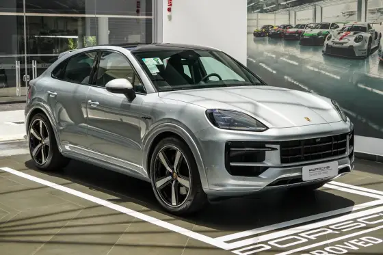 PORSCHE CAYENNE 3.0 V6 E-HYBRID COUPÉ AWD TIPTRONIC S PORSCHE CAYENNE 3.0 V6 E-HYBRID COUPÉ AWD TIPTRONIC S
