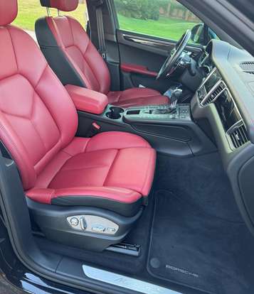 PORSCHE-MACAN-2016