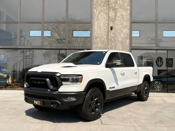 RAM 1500 5.7 V8 GASOLINA REBEL CD 4X4 AUTOMÁTICO