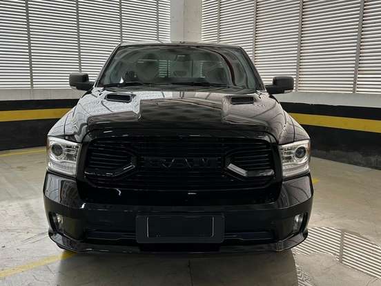 RAM-CLASSIC-5.7 V8 GASOLINA LARAMIE NIGHT EDITION CD 4X4 AUTOMÁTICO RAM-CLASSIC-2023