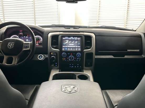 RAM-CLASSIC-5.7 V8 GASOLINA LARAMIE NIGHT EDITION CD 4X4 AUTOMÁTICO RAM-CLASSIC-2023