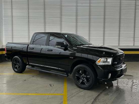 RAM-CLASSIC-5.7 V8 GASOLINA LARAMIE NIGHT EDITION CD 4X4 AUTOMÁTICO RAM-CLASSIC-2023