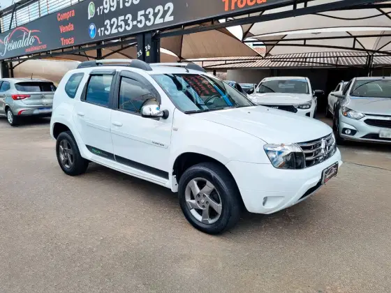 RENAULT DUSTER 1.6 TECH ROAD 4X2 16V FLEX 4P MANUAL RENAULT DUSTER 1.6 TECH ROAD 4X2 16V FLEX 4P MANUAL