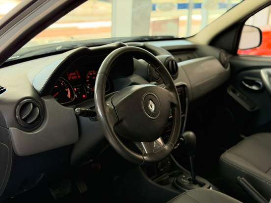 RENAULT-DUSTER-2014