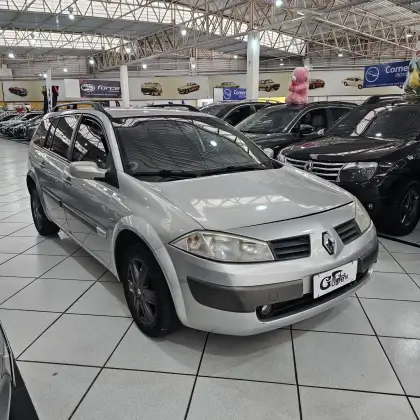 RENAULT MEGANE 2.0 DYNAMIQUE GRAND TOUR 16V GASOLINA 4P AUTOMÁTICO