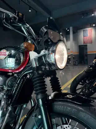 ROYAL ENFIELD-INTERCEPTOR-2021