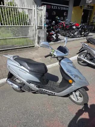 SUZUKI BURGMAN 125 AUTOMATIC SUZUKI BURGMAN 125 AUTOMATIC