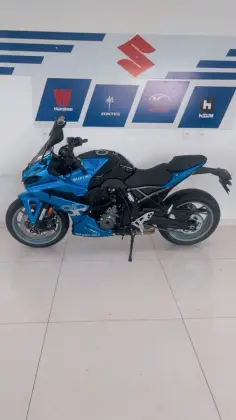 SUZUKI GSX-8R 