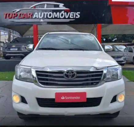 TOYOTA-HILUX-2012