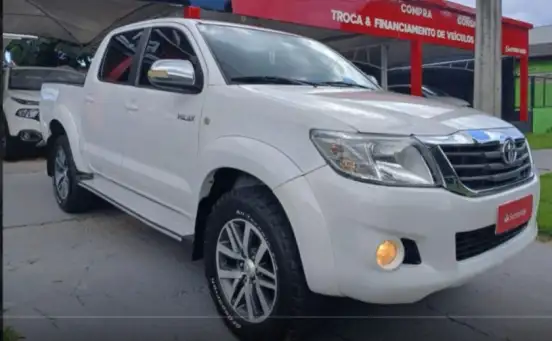 TOYOTA-HILUX-2012