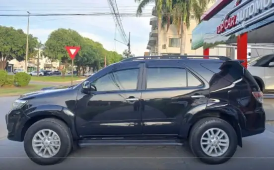 TOYOTA-HILUX-2013