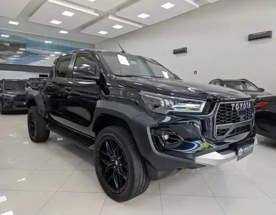 TOYOTA HILUX 2.8 D-4D TURBO DIESEL CD GR-S 4X4 AUTOMÁTICO