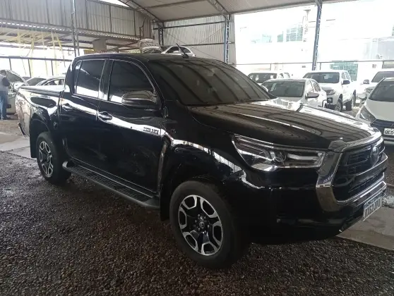 TOYOTA HILUX 2.8 D-4D TURBO DIESEL CD SRX 4X4 AUTOMÁTICO