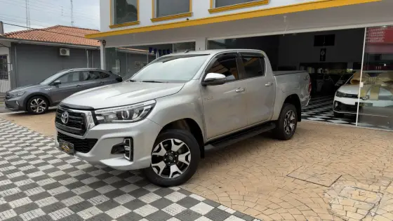 TOYOTA HILUX 2.8 SRX 4X4 CD 16V DIESEL 4P AUTOMÁTICO