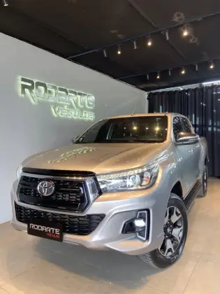 TOYOTA HILUX 2.8 SRX 4X4 CD 16V DIESEL 4P AUTOMÁTICO TOYOTA HILUX 2.8 SRX 4X4 CD 16V DIESEL 4P AUTOMÁTICO
