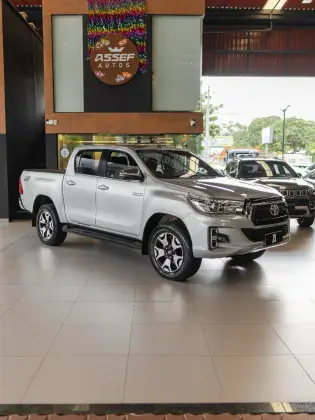 TOYOTA HILUX 2.8 SRX 4X4 CD 16V DIESEL 4P AUTOMÁTICO