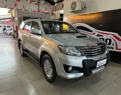 TOYOTA HILUX SW4 3.0 SRV 4X4 16V TURBO INTERCOOLER DIESEL 4P AUTOMÁTICO TOYOTA HILUX SW4 3.0 SRV 4X4 16V TURBO INTERCOOLER DIESEL 4P AUTOMÁTICO