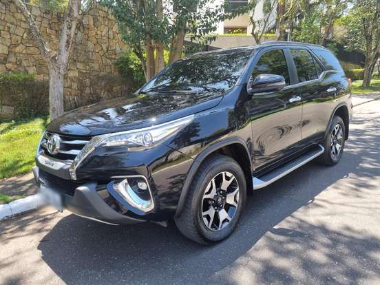 TOYOTA-HILUX SW4-2.8 SRX DIAMOND 4X4 7 LUGARES 16V TURBO INTERCOOLER DIESEL 4P AUTOMÁTICO TOYOTA-HILUX SW4-2019